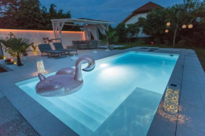 Villa mit Pool und Garten